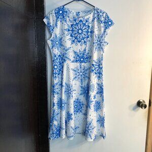 Snowflake Print Short-Sleeve Dress